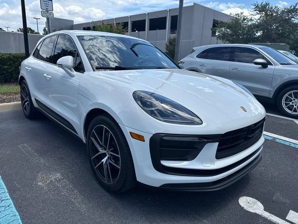 2023 Porsche Macan - Image 5 of 5