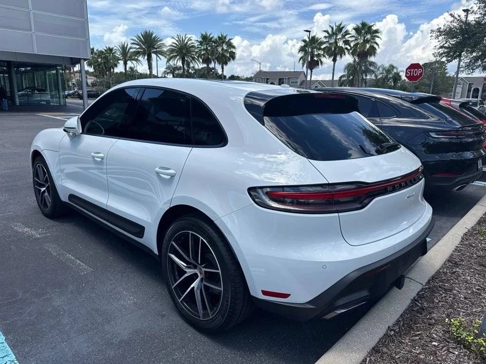 2023 Porsche Macan - Image 3 of 5