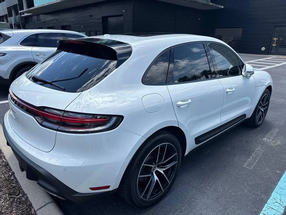 2023 Porsche Macan - Image 4 of 5