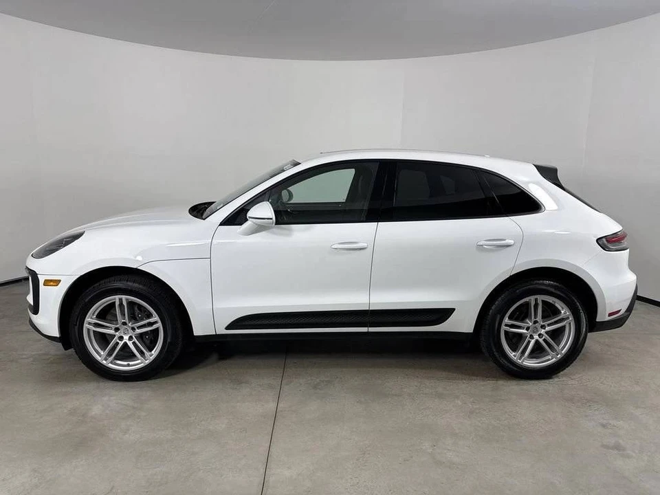 2023 Porsche Macan - Image 2 of 5