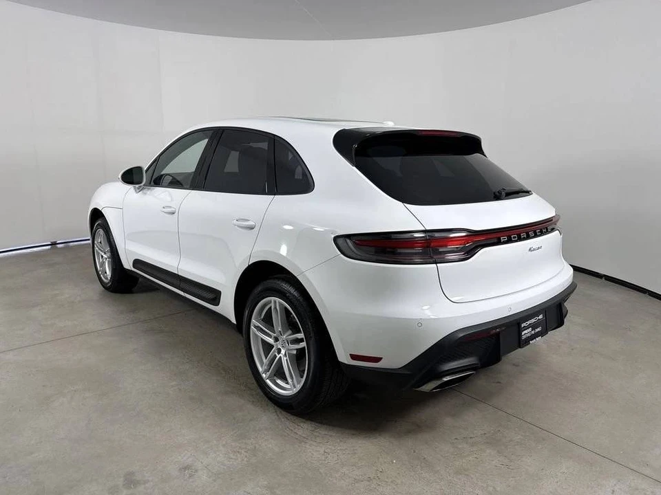2023 Porsche Macan - Image 3 of 5