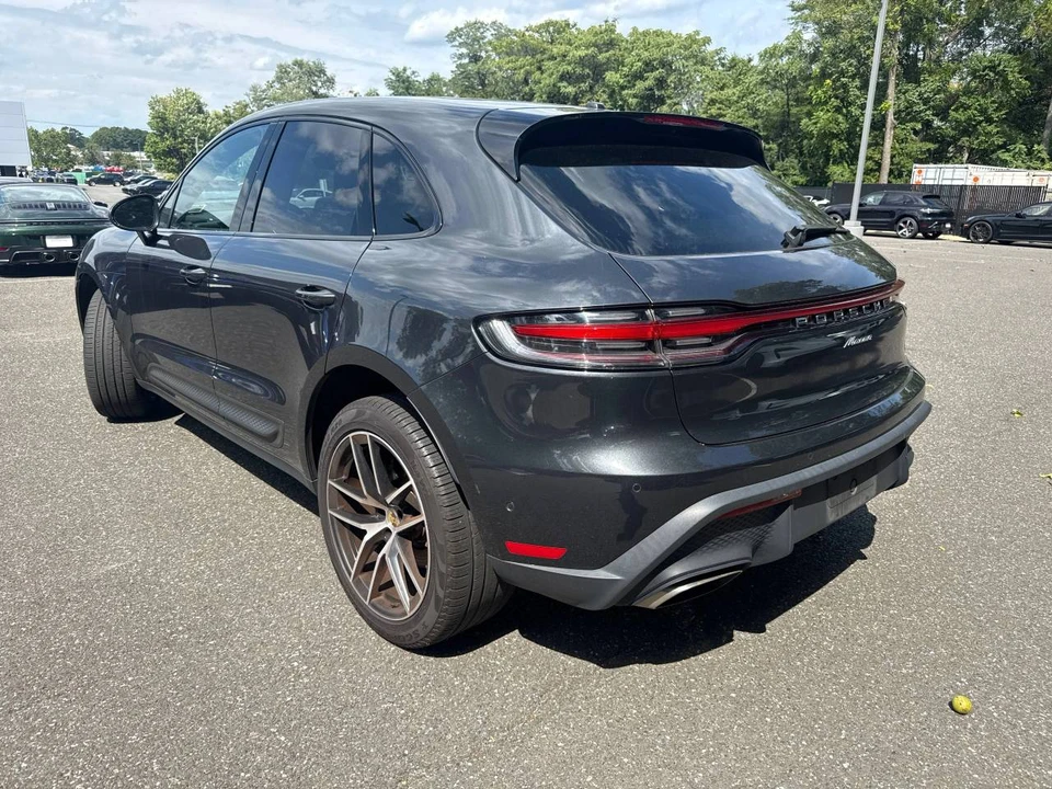 2023 Porsche Macan - Image 4 of 5