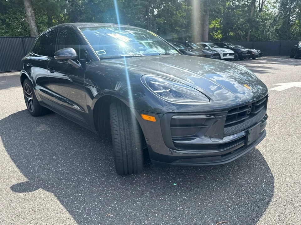 2023 Porsche Macan - Image 2 of 5