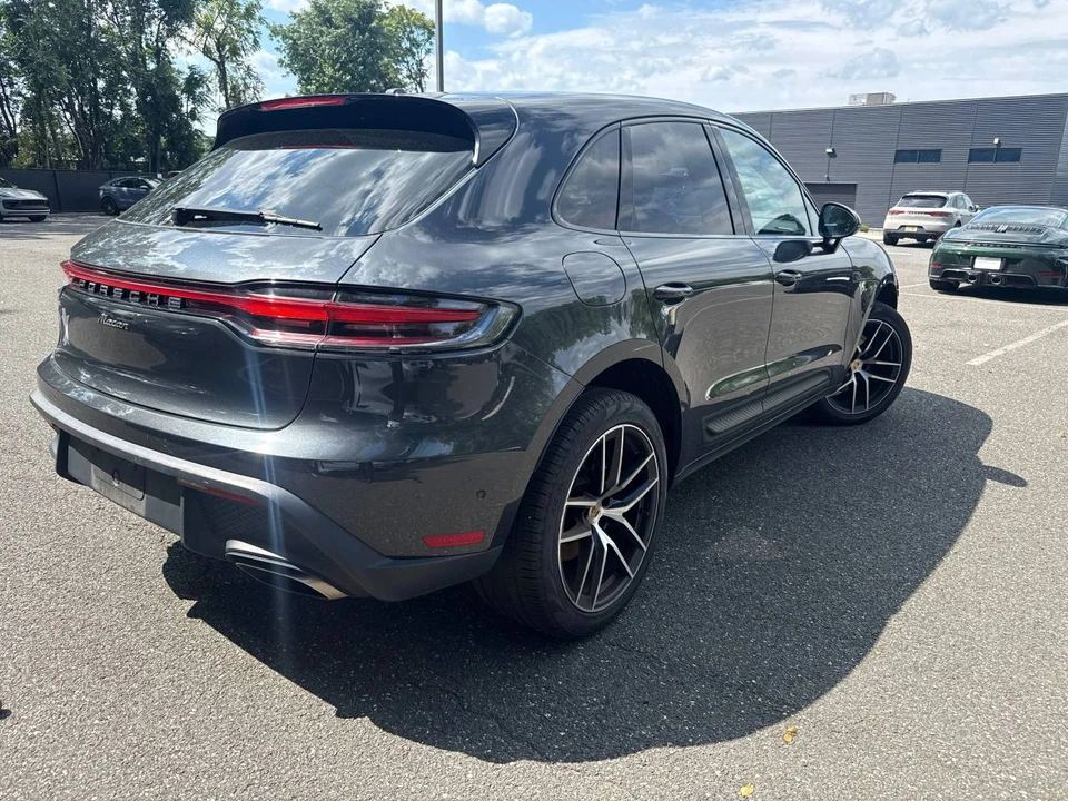 2023 Porsche Macan - Image 3 of 5