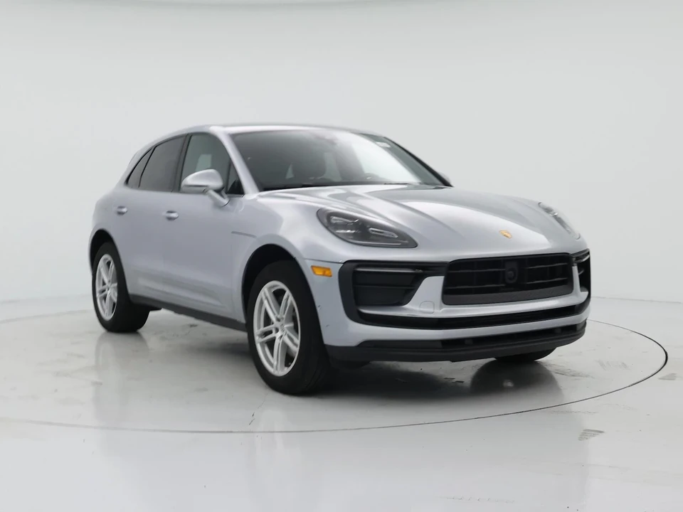 2023 Porsche Macan - Image 2 of 25