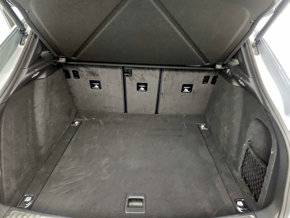 2023 Porsche Macan - Image 20 of 25