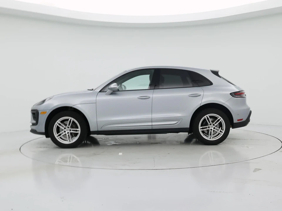 2023 Porsche Macan - Image 4 of 25
