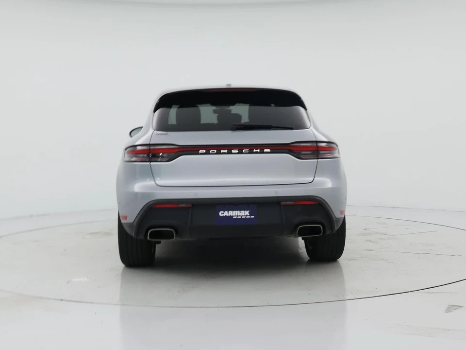 2023 Porsche Macan - Image 7 of 25