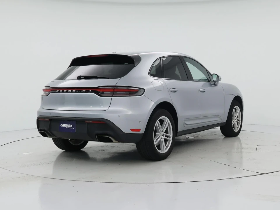 2023 Porsche Macan - Image 9 of 25