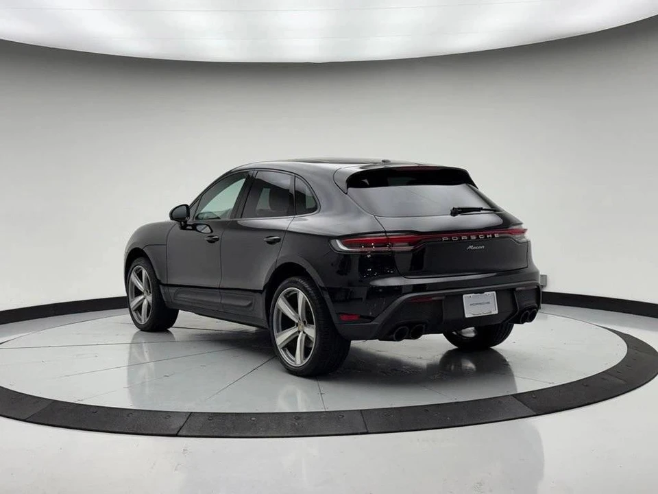 2023 Porsche Macan - Image 3 of 5