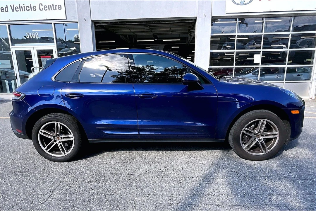 2023 Porsche Macan - Image 5 of 6