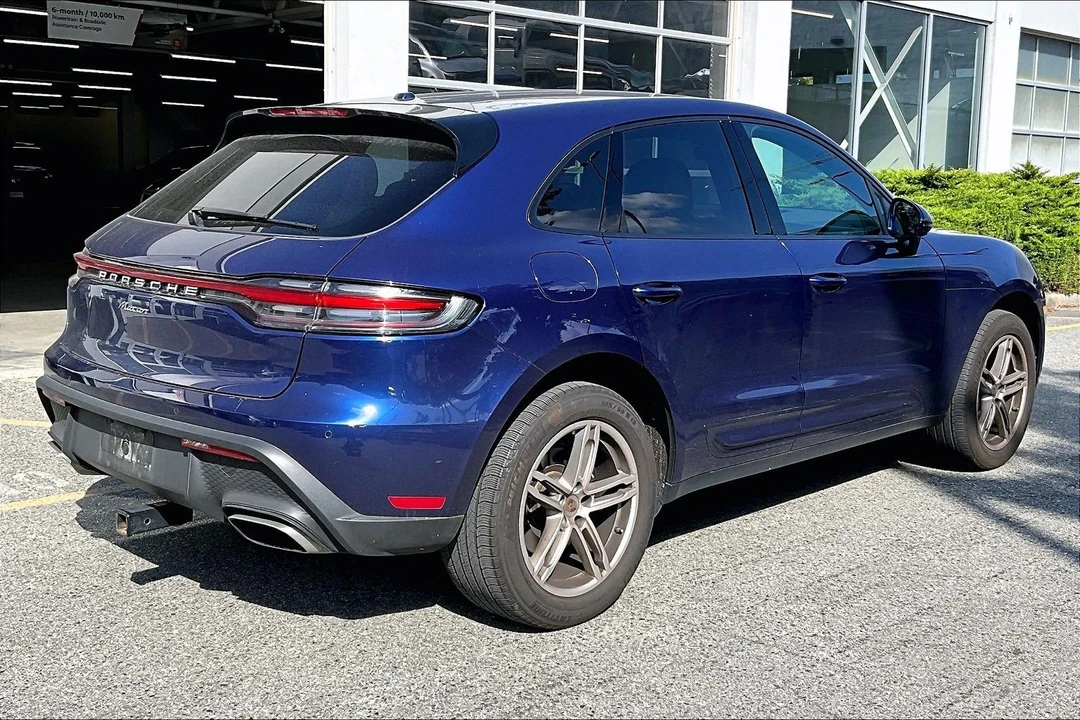 2023 Porsche Macan - Image 4 of 6