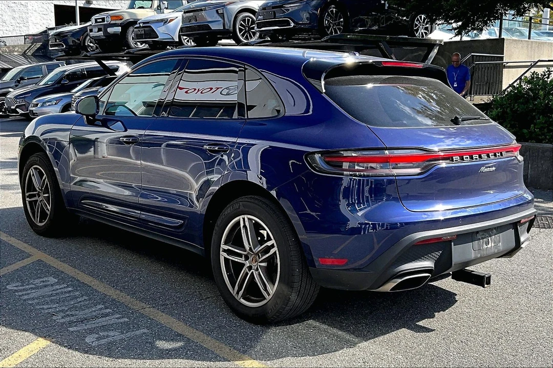 2023 Porsche Macan - Image 2 of 6