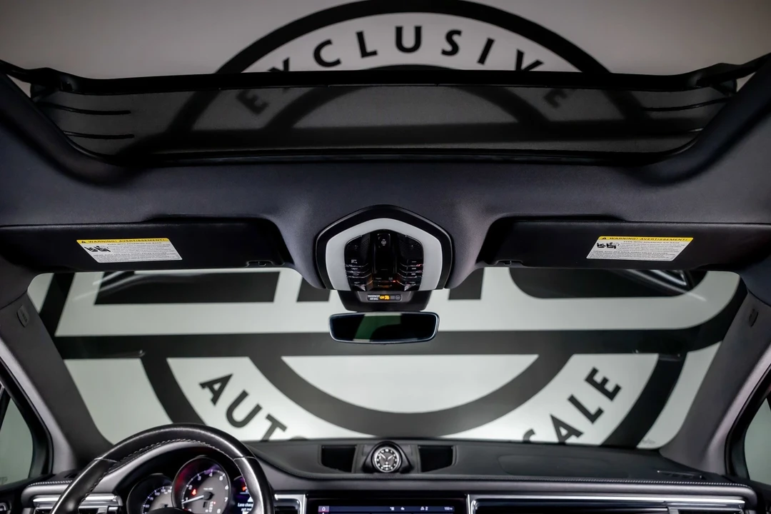 2023 Porsche Macan - Image 10 of 21