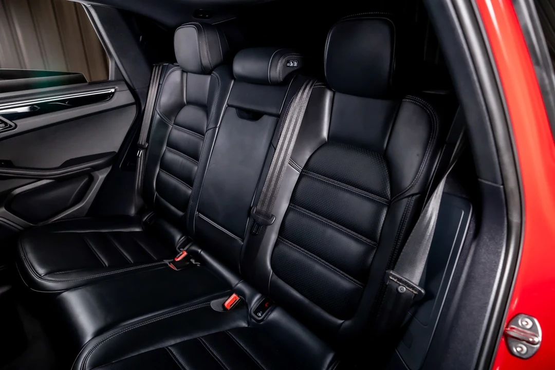 2023 Porsche Macan - Image 20 of 21