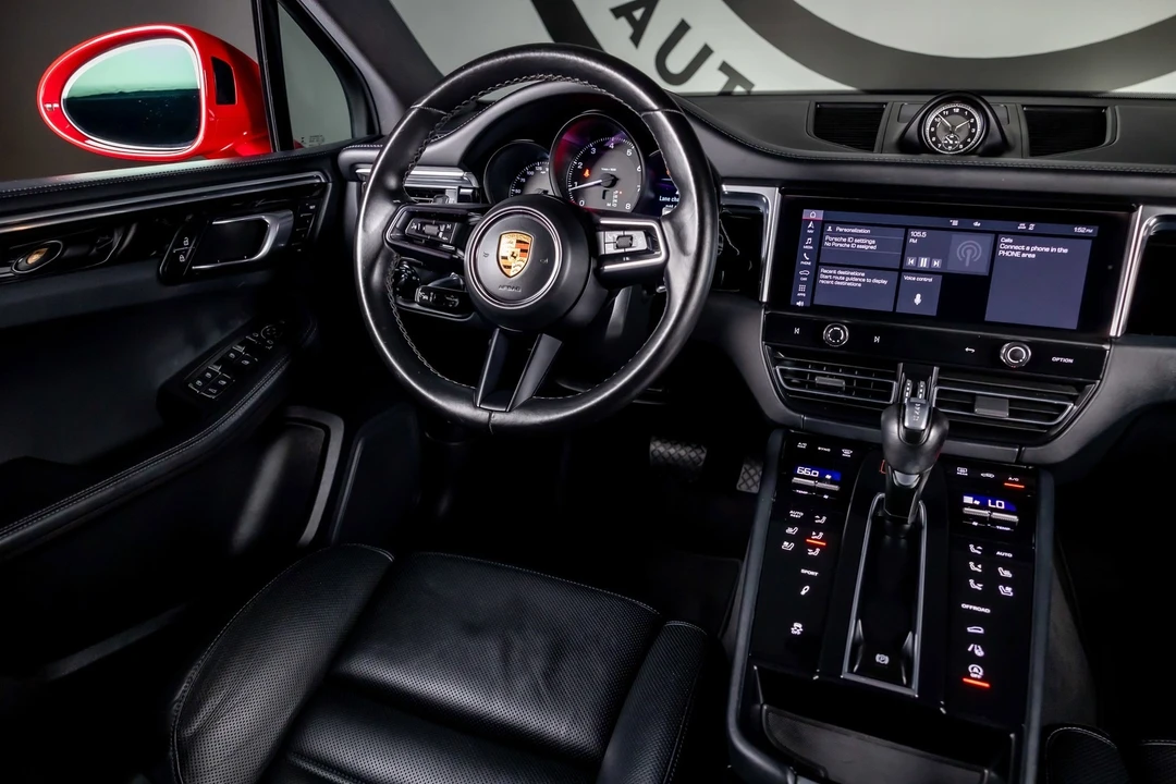 2023 Porsche Macan - Image 7 of 21