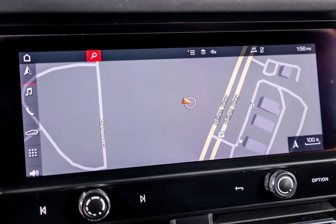 2023 Porsche Macan - Image 14 of 21