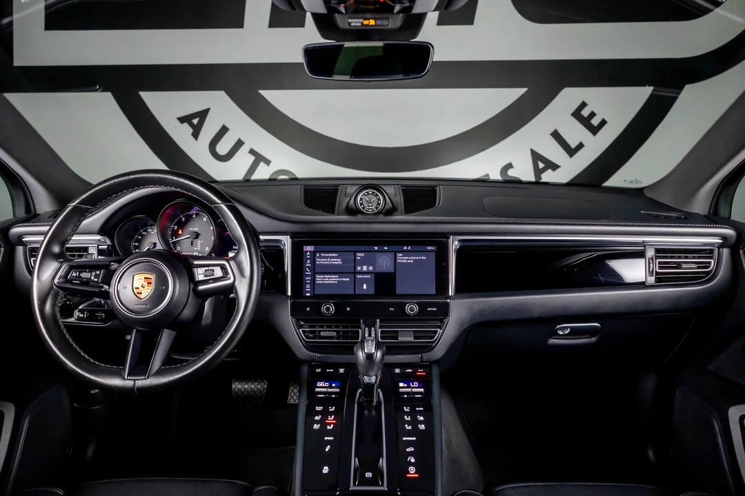 2023 Porsche Macan - Image 2 of 21