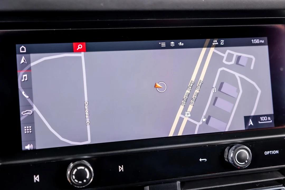 2023 Porsche Macan - Image 14 of 21