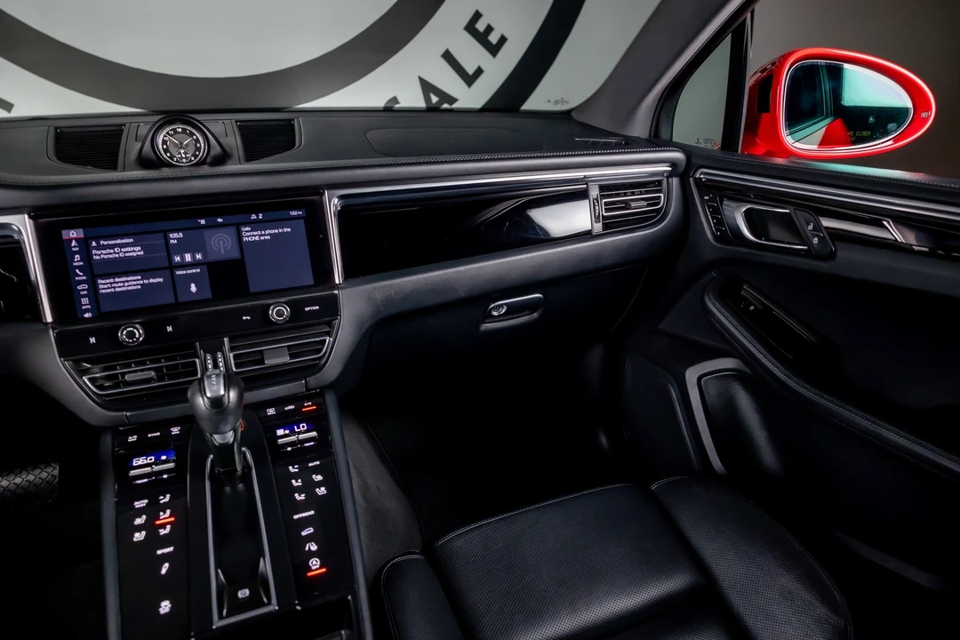 2023 Porsche Macan - Image 8 of 12