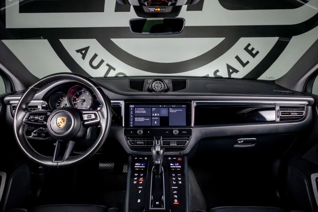 2023 Porsche Macan - Image 2 of 21