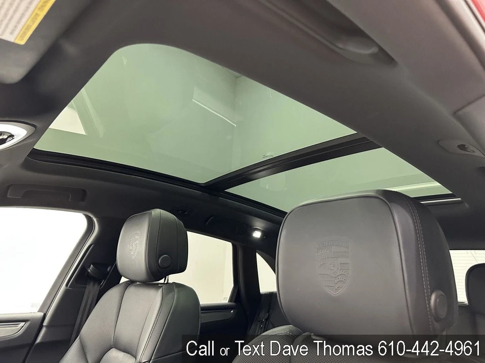 2023 Porsche Macan - Image 18 of 21