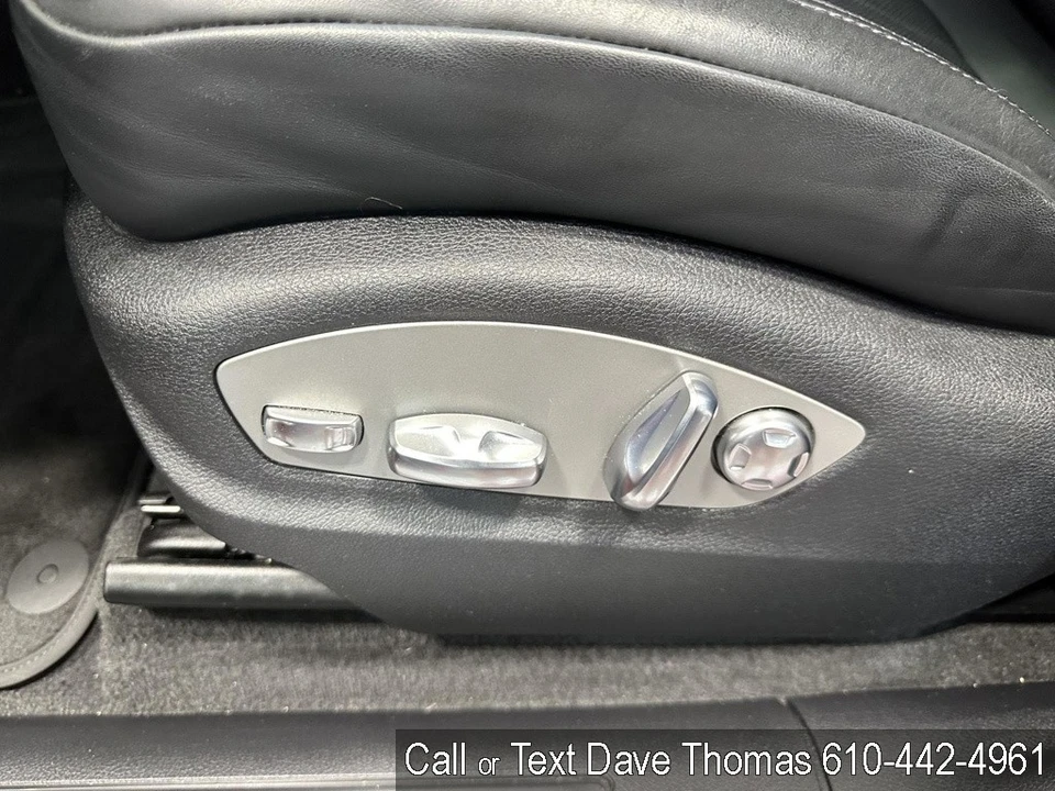 2023 Porsche Macan - Image 16 of 21
