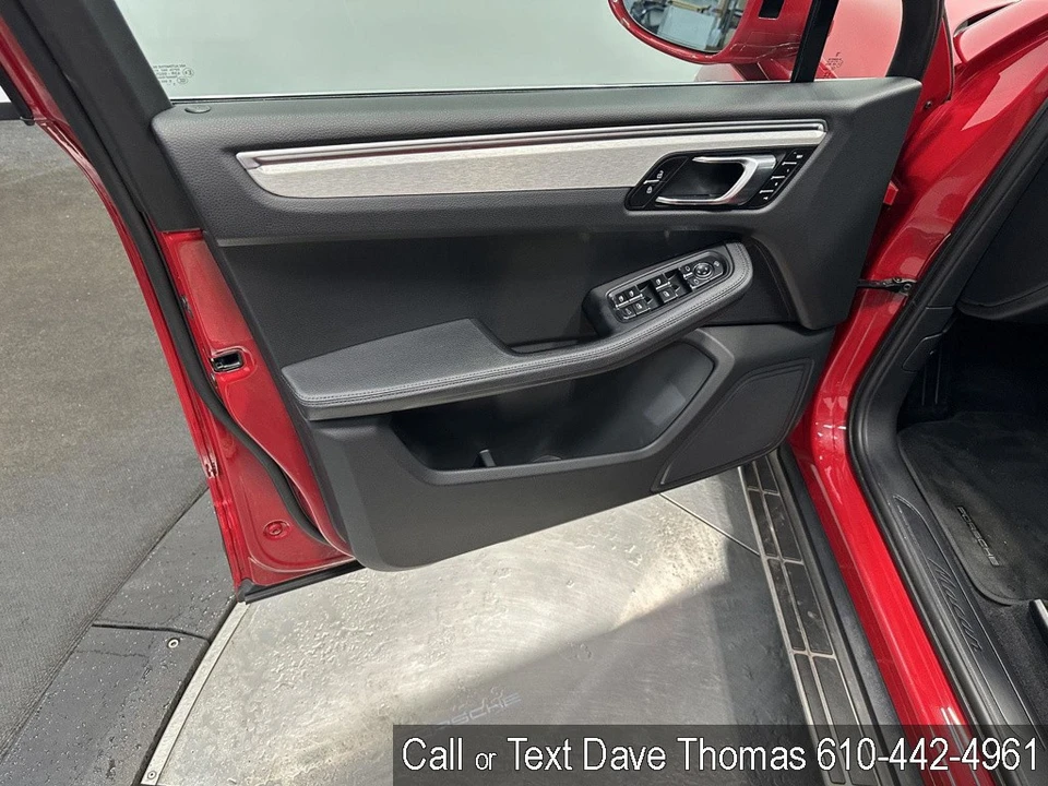 2023 Porsche Macan - Image 12 of 21