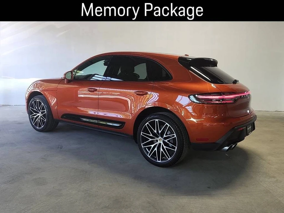 2023 Porsche Macan - Image 3 of 5
