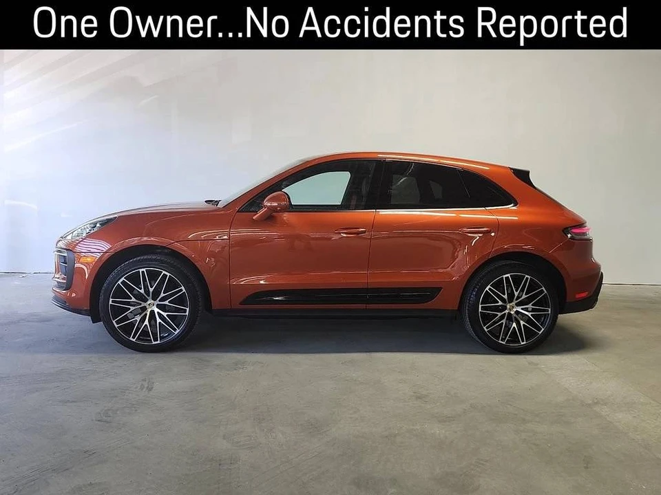 2023 Porsche Macan - Image 2 of 5