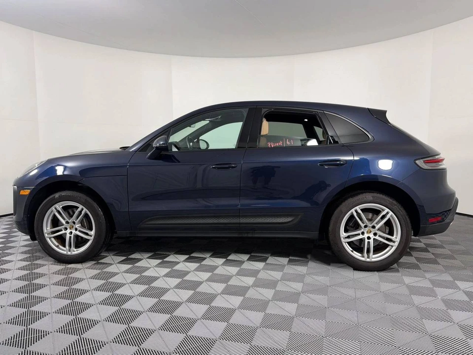 2023 Porsche Macan - Image 2 of 5
