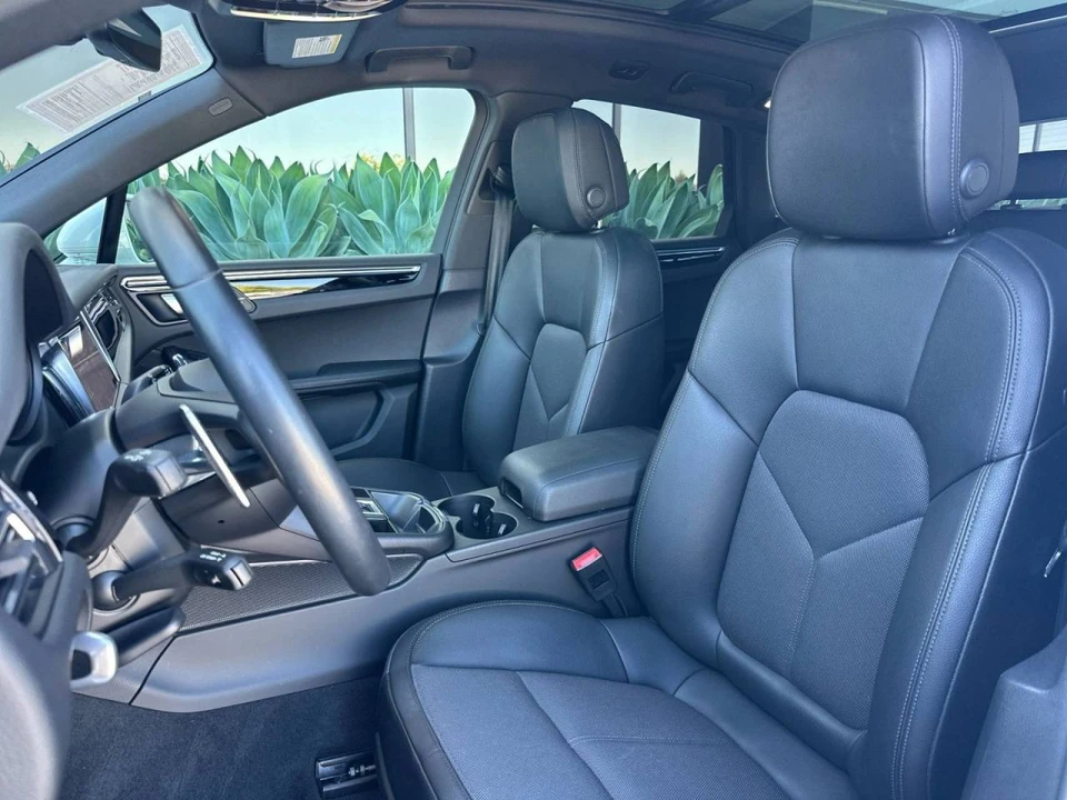 2023 Porsche Macan - Image 5 of 5