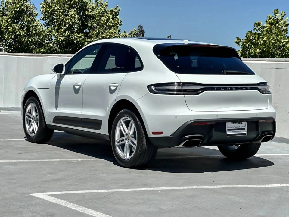 2023 Porsche Macan - Image 3 of 5