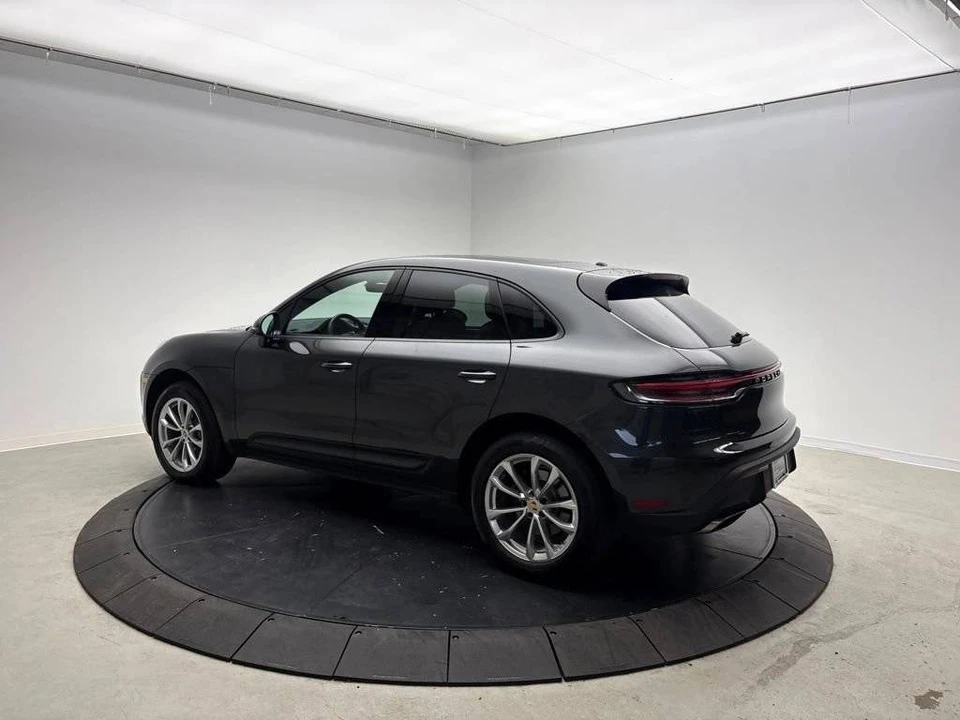 2023 Porsche Macan - Image 3 of 5