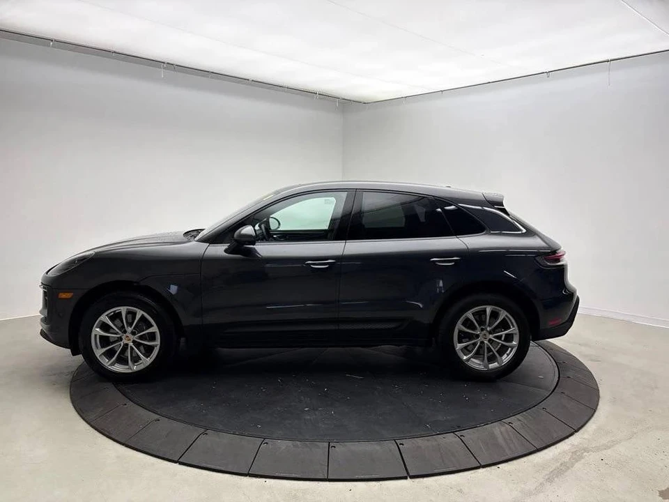 2023 Porsche Macan - Image 2 of 5