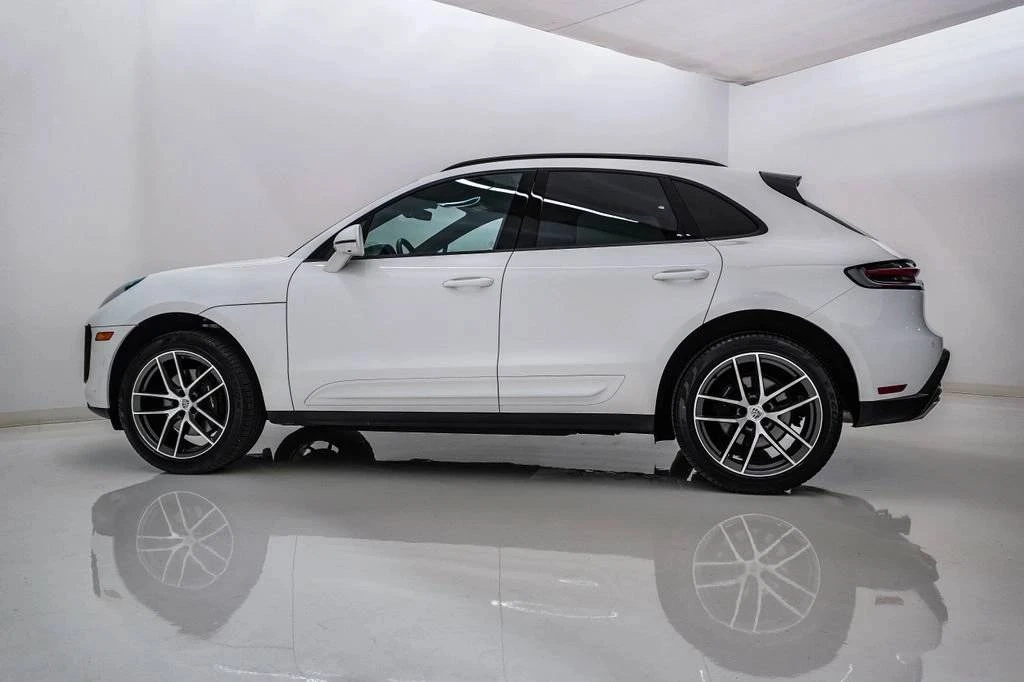 2023 Porsche Macan - Image 2 of 5