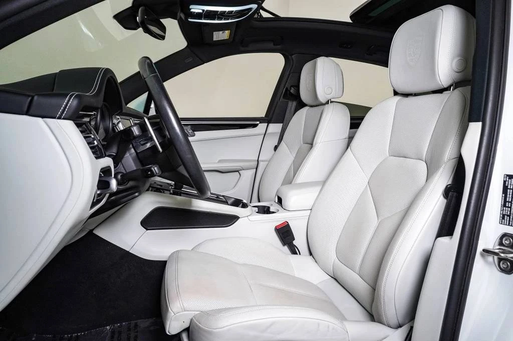 2023 Porsche Macan - Image 5 of 5