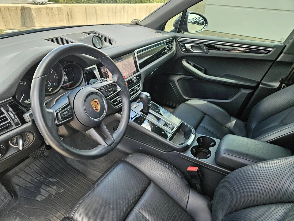 2023 Porsche Macan - Image 4 of 4