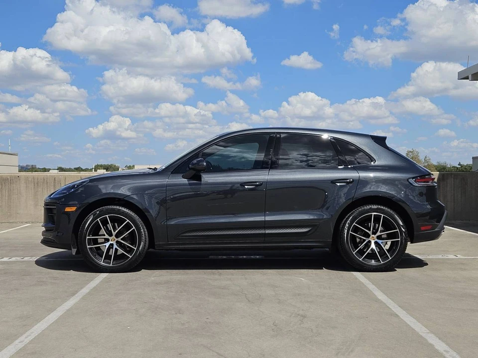 2023 Porsche Macan - Image 2 of 4