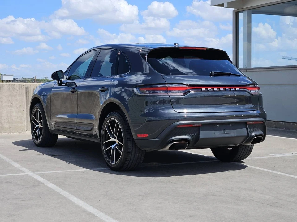 2023 Porsche Macan - Image 3 of 4
