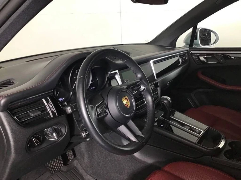 2023 Porsche Macan - Image 4 of 5