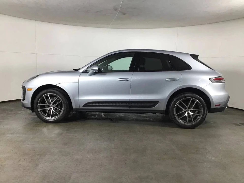 2023 Porsche Macan - Image 2 of 5