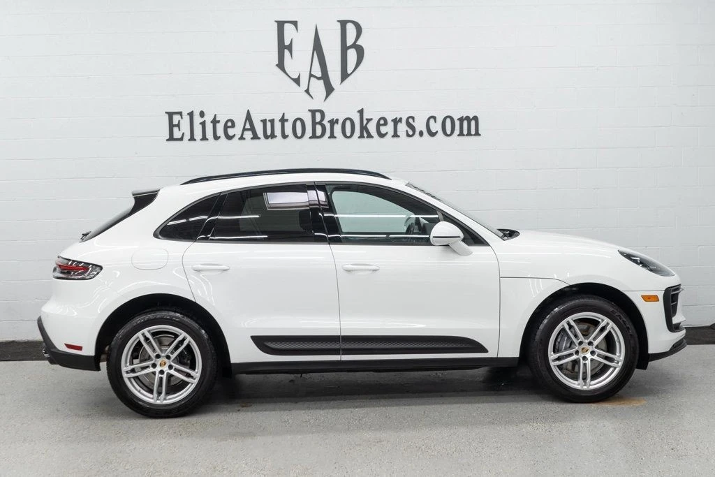 2023 Porsche Macan - Image 5 of 12