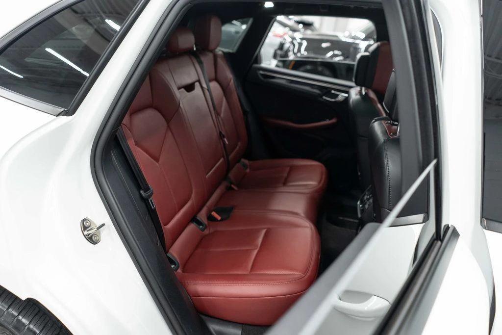 2023 Porsche Macan - Image 12 of 12