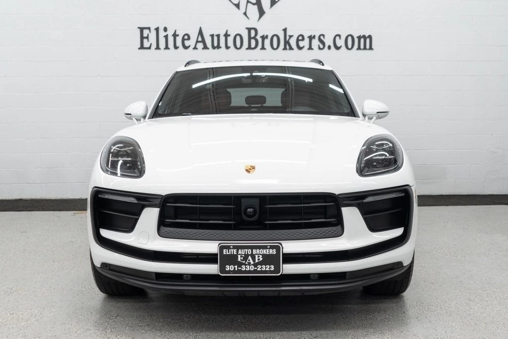 2023 Porsche Macan - Image 3 of 12