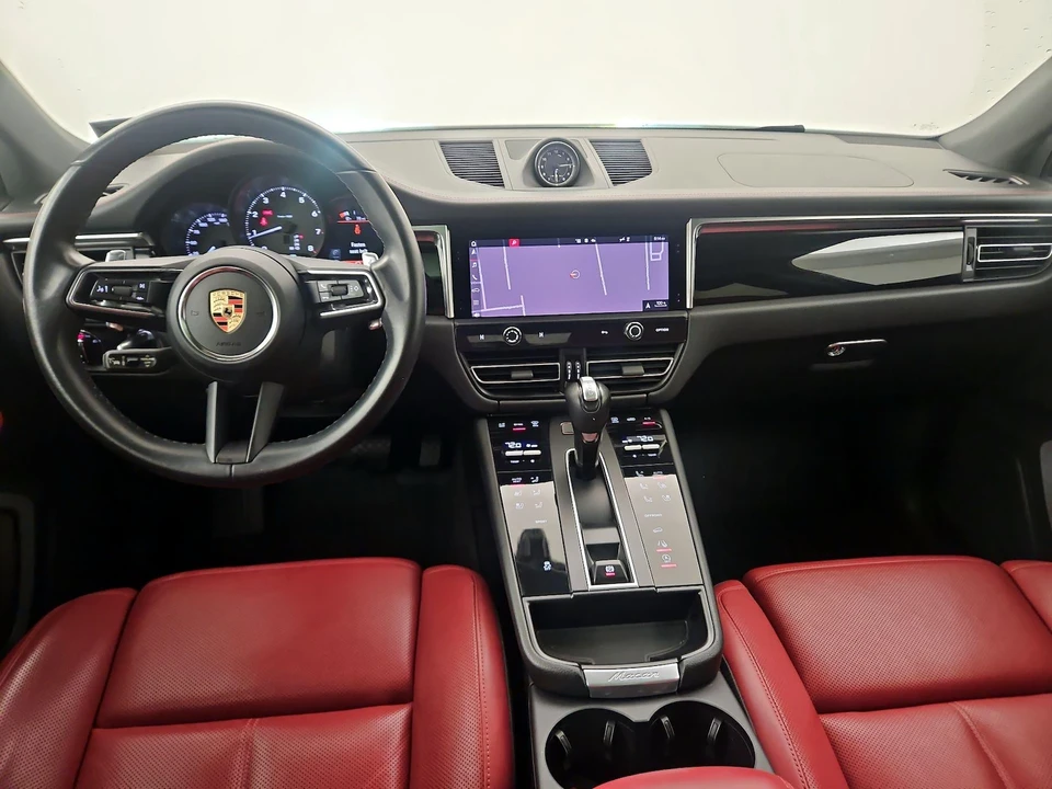 2023 Porsche Macan - Image 10 of 28
