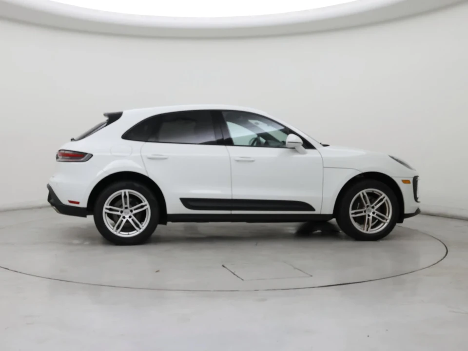 2023 Porsche Macan - Image 8 of 28