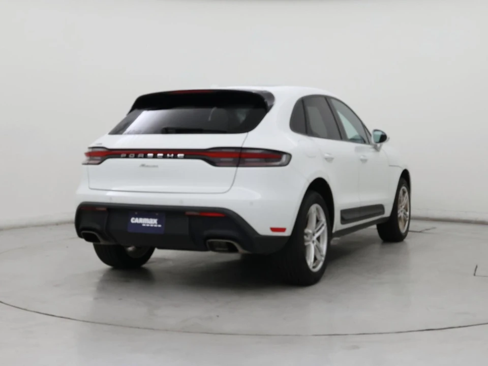 2023 Porsche Macan - Image 9 of 28
