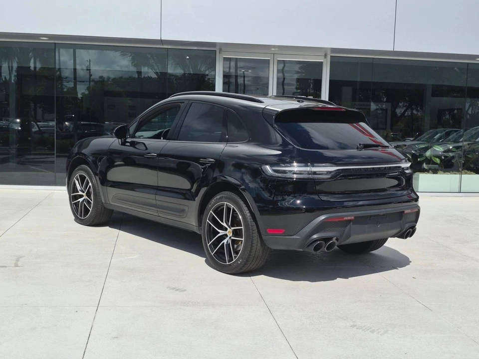 2023 Porsche Macan - Image 3 of 5