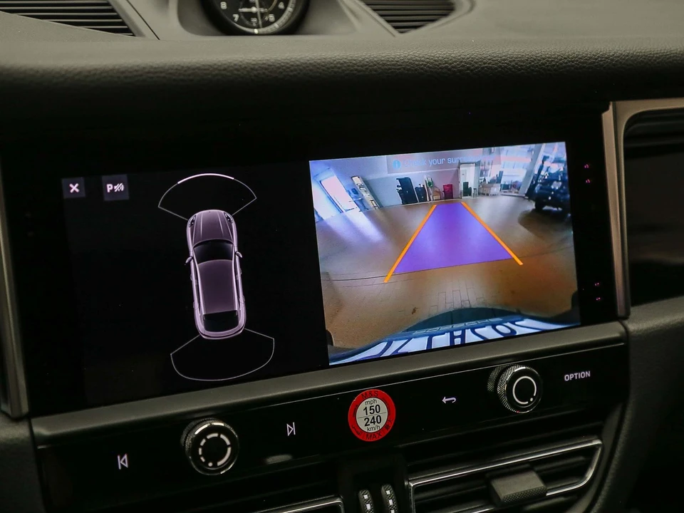 2023 Porsche Macan T - Image 29 of 31